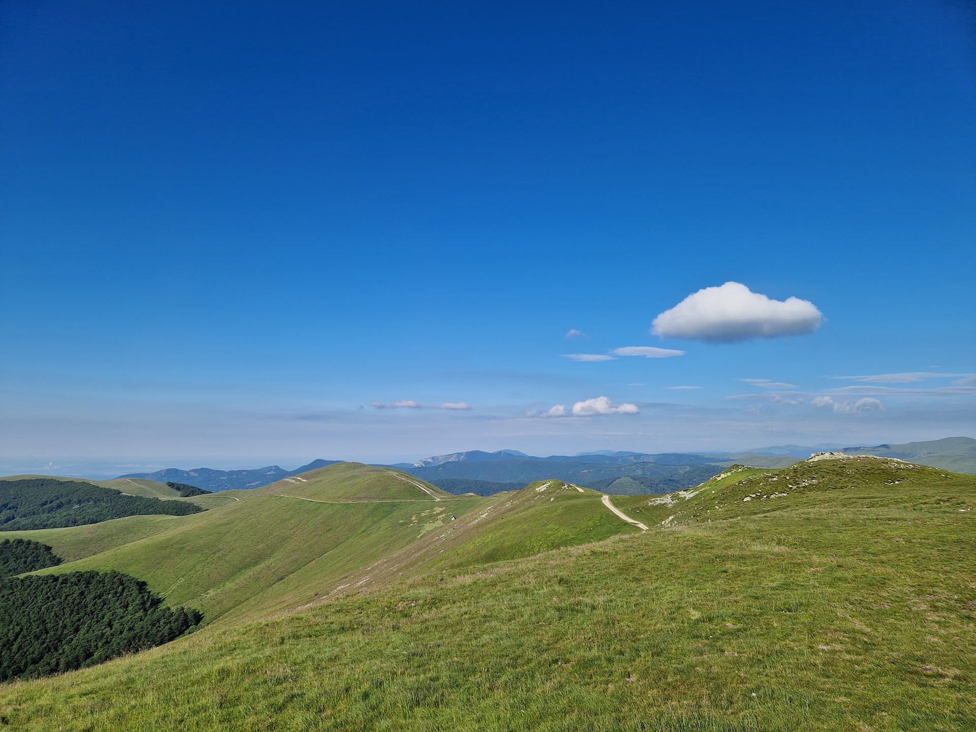 Carpathian landscape around Pasul Vâlcan, Vâlcan and Parâng mountains, Gorj, Romania