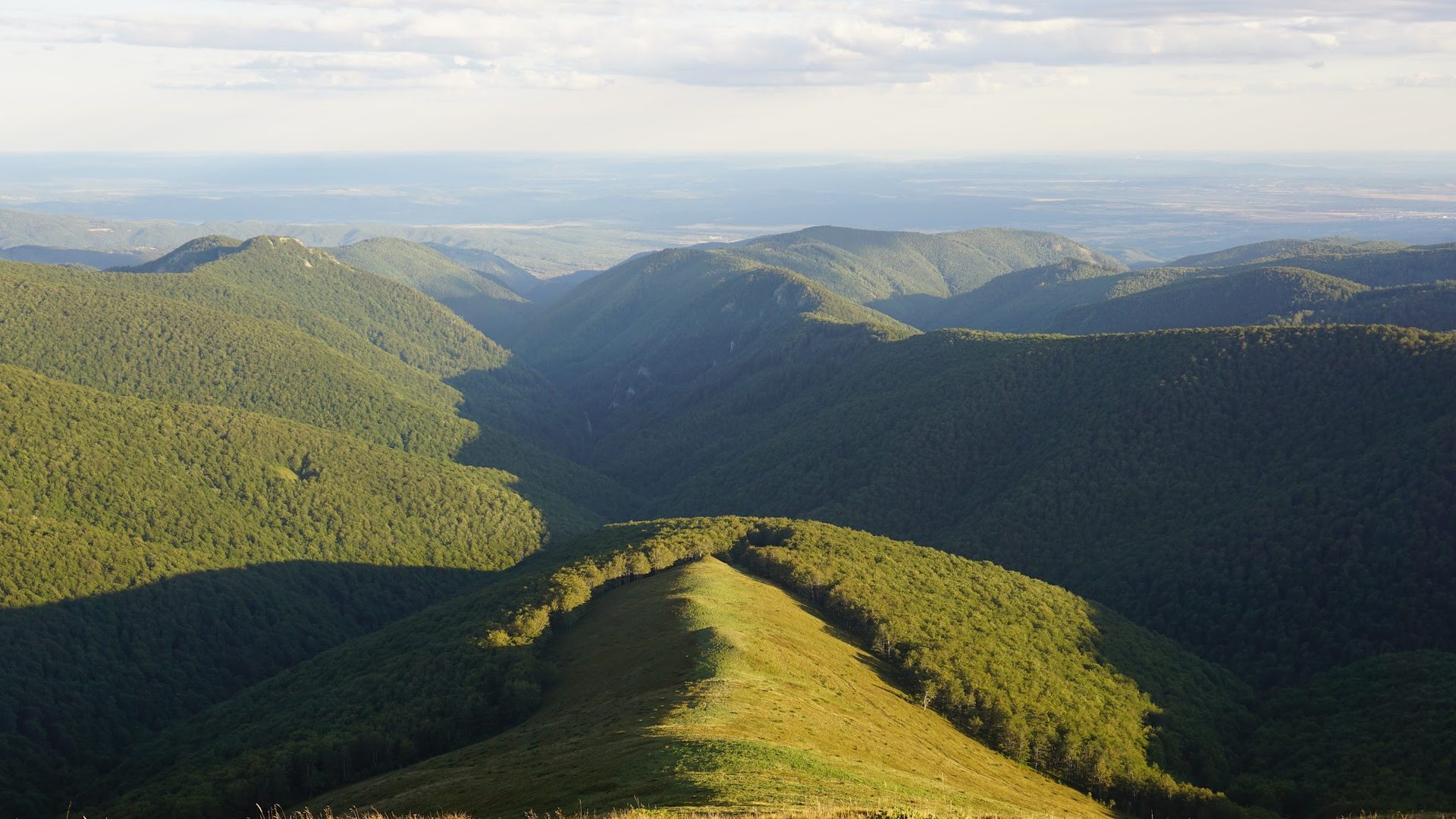 Carpathian landscape around Pasul Vâlcan, Vâlcan and Parâng mountains, Gorj, Romania