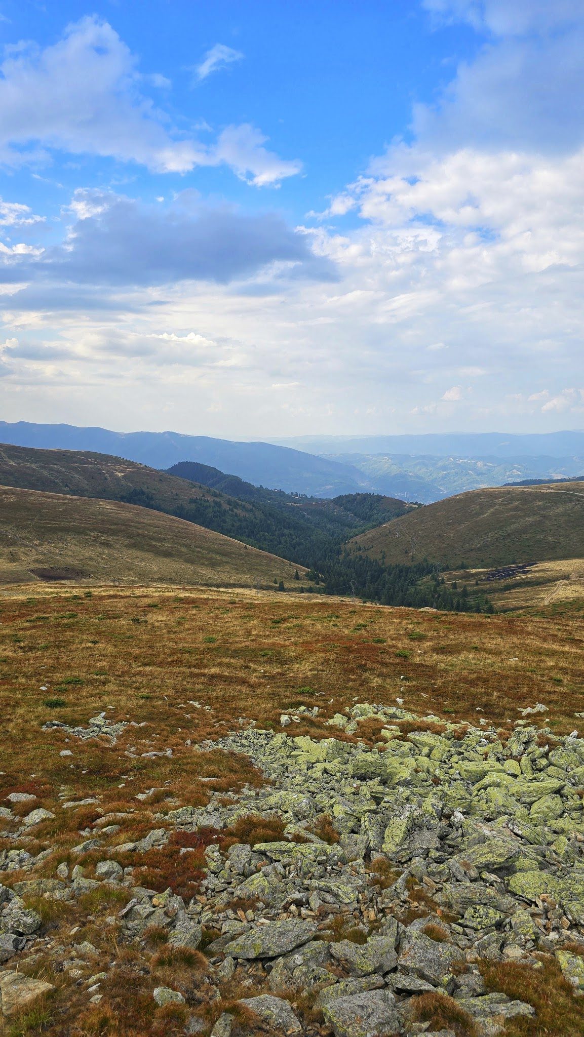 Carpathian landscape around Pasul Vâlcan, Vâlcan and Parâng mountains, Gorj, Romania